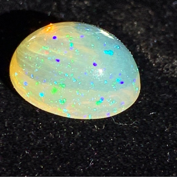 2.27 Ct Natural Cabochon Ethiopian Opal Cabochon - Picture 3 of 17